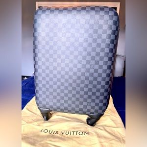Louis Vuitton Zephyr 55 Hard Case Carry-On (4 Wheels)
